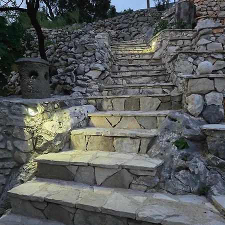 Tatil Evi Stone House Moj Dida